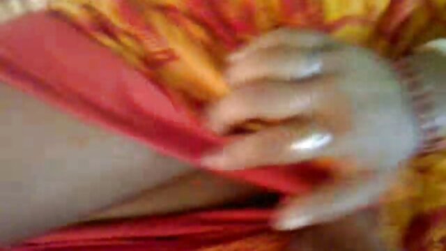 સુંદર કાળા બીપી સેક્સી પિક્ચર વાળવાળા ચિક ટિફની સ્ટારે મિશ પોઝમાં તેની કીટીને ખુશ કરી